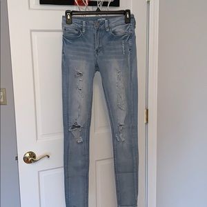 Light wash skinny jeans